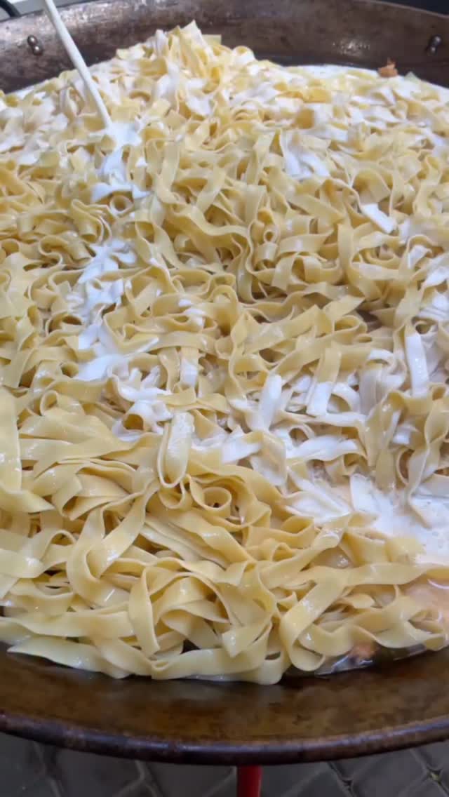 Приготування тальятеле з лососем