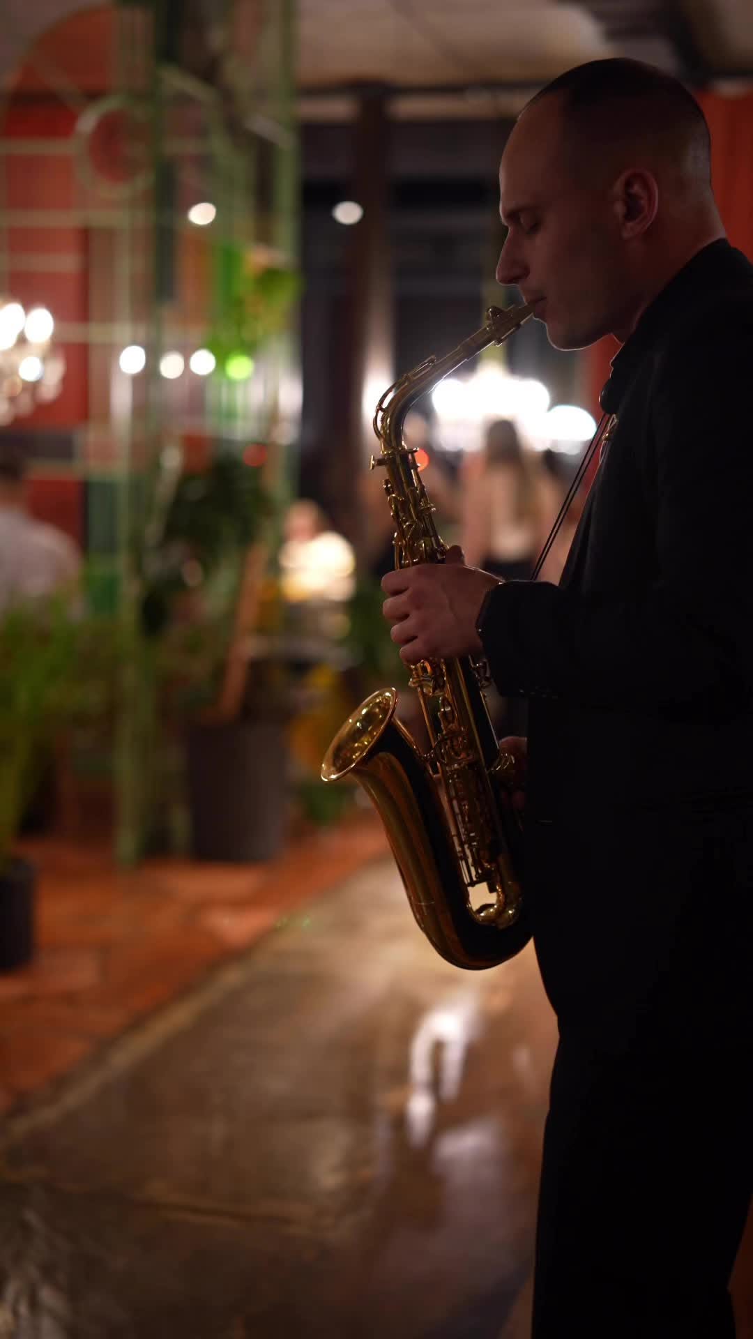 Музичний вечір із саксофоном