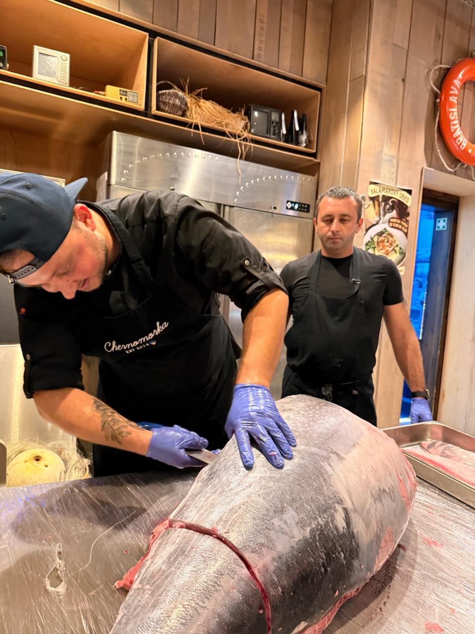 Розбір тунця Блуфін